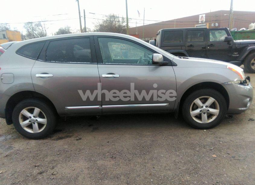 Photo 13 of 2013 Nissan Rogue S (VIN JN8AS5MV5DW630041)