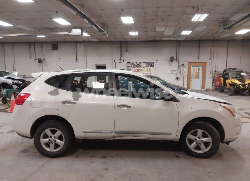 Photo 13 of 2013 Nissan Rogue S (VIN JN8AS5MV5DW633831)
