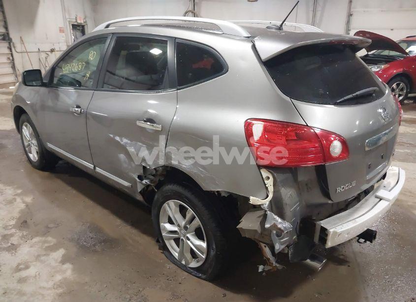 Photo 3 of 2013 Nissan Rogue SV (VIN JN8AS5MV5DW639774)