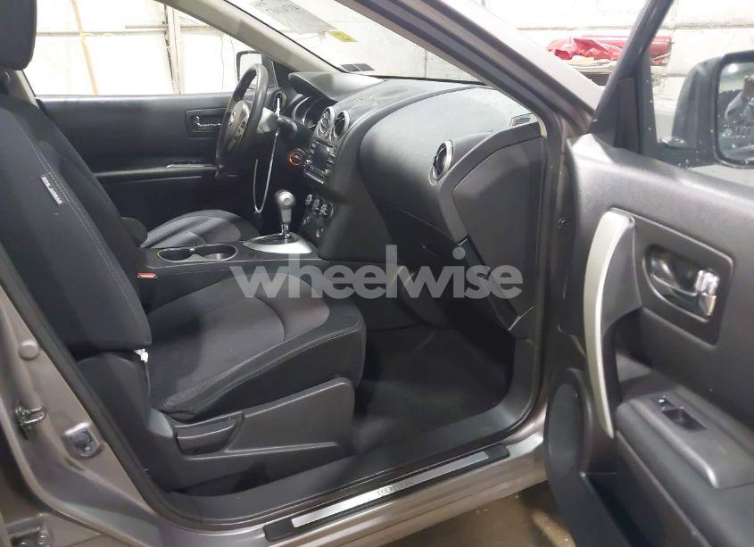 Photo 5 of 2013 Nissan Rogue SV (VIN JN8AS5MV5DW639774)