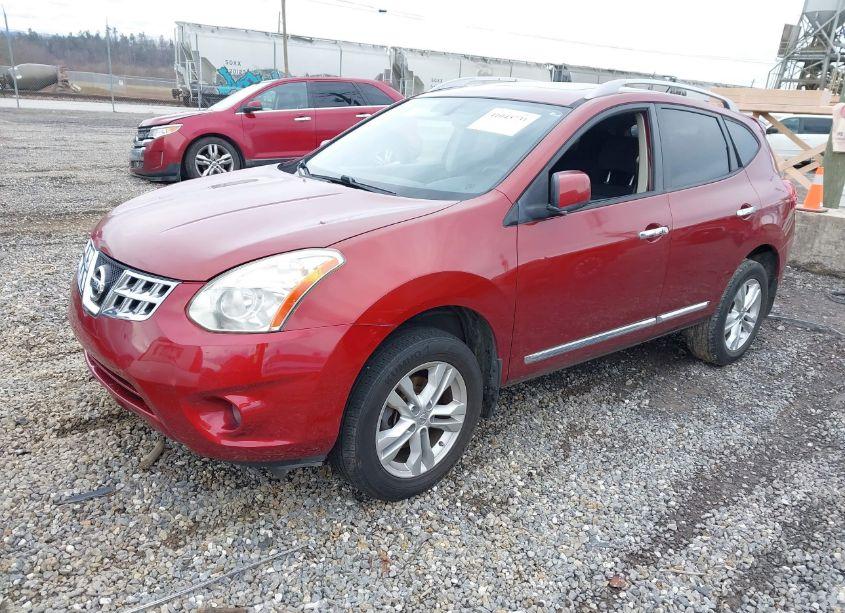 Photo 2 of 2013 Nissan Rogue SV (VIN JN8AS5MV5DW650774)
