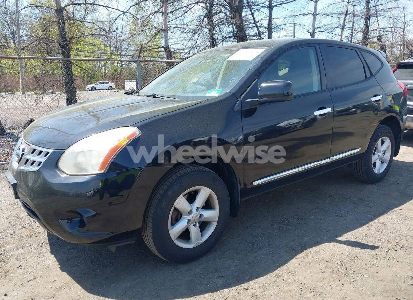 Photo 2 of 2013 Nissan Rogue S (VIN JN8AS5MV5DW650970)