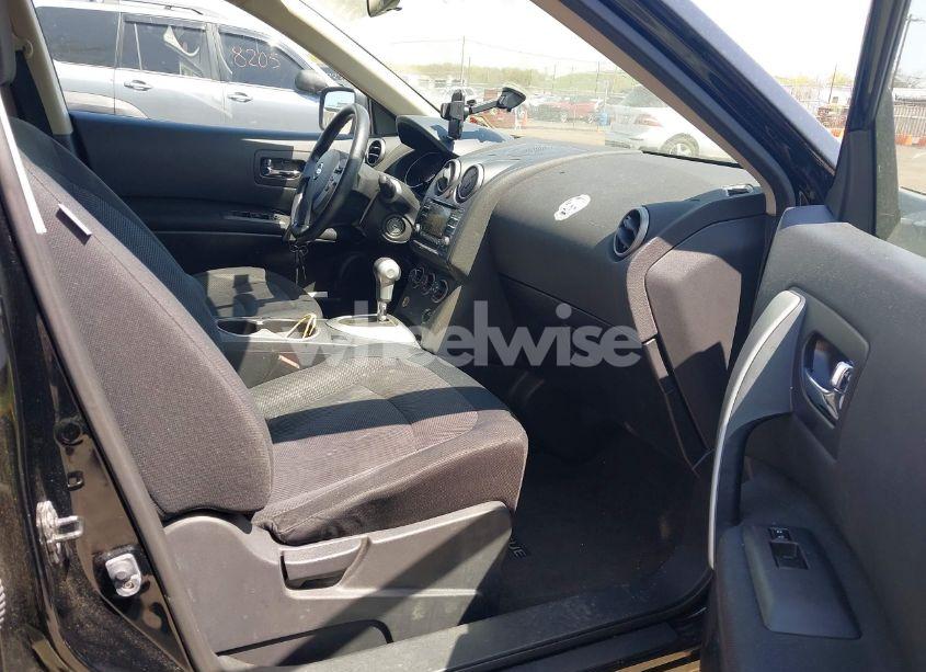 Photo 5 of 2013 Nissan Rogue S (VIN JN8AS5MV5DW650970)