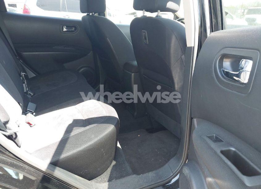 Photo 8 of 2013 Nissan Rogue S (VIN JN8AS5MV5DW650970)