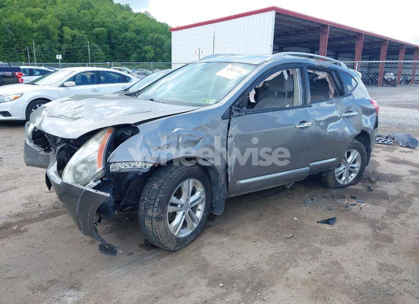 Photo 2 of 2013 Nissan Rogue SV (VIN JN8AS5MV5DW656669)