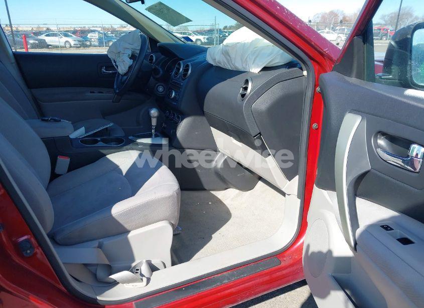 Photo 5 of 2014 Nissan Rogue SELECT S (VIN JN8AS5MV5EW702745)