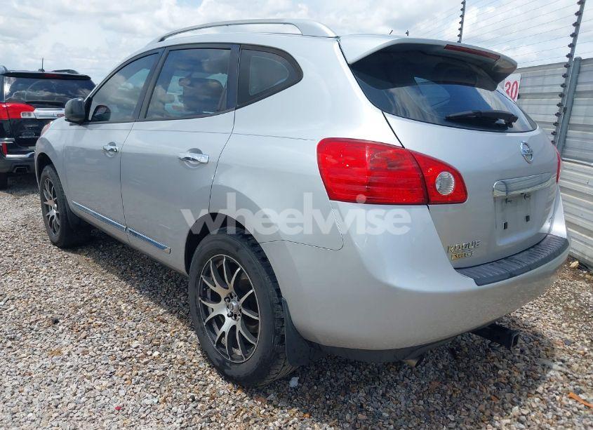 Photo 3 of 2014 Nissan Rogue SELECT S (VIN JN8AS5MV5EW716676)