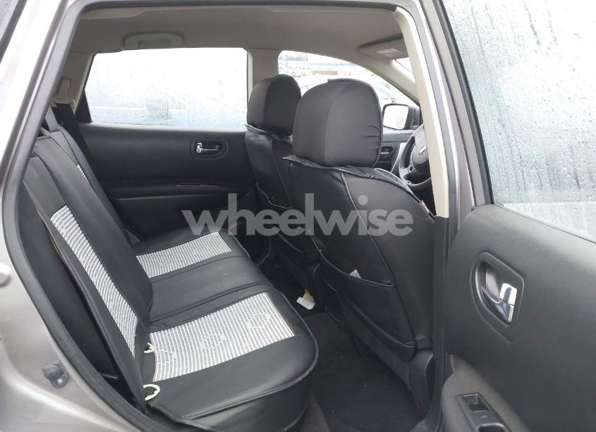 Photo 8 of 2015 Nissan Rogue SELECT S (VIN JN8AS5MV5FW759349)