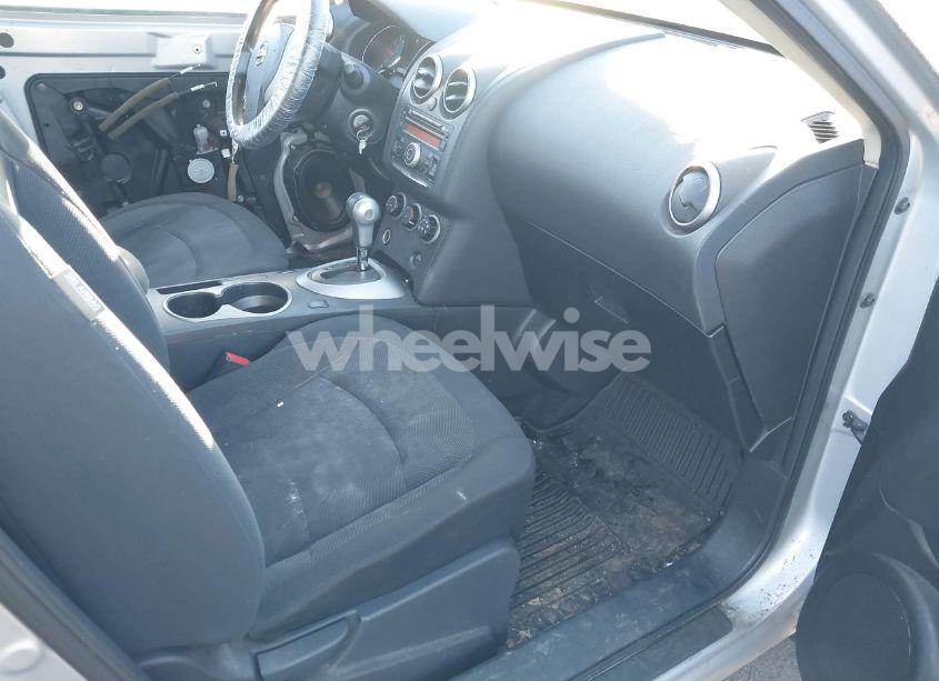 Photo 5 of 2015 Nissan Rogue SELECT S (VIN JN8AS5MV5FW770349)