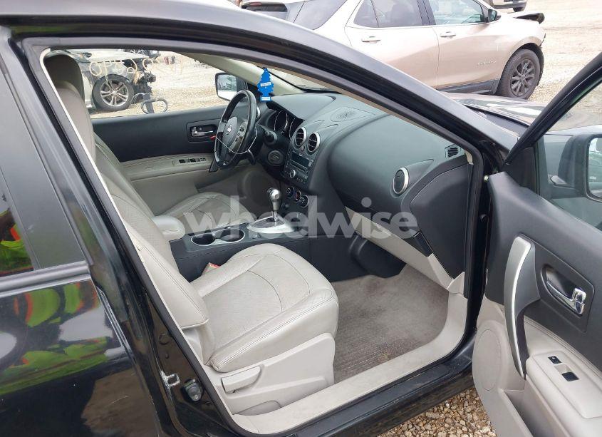 Photo 5 of 2010 Nissan Rogue SL (VIN JN8AS5MV6AW104416)