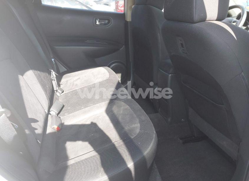 Photo 8 of 2010 Nissan Rogue S (VIN JN8AS5MV6AW131910)