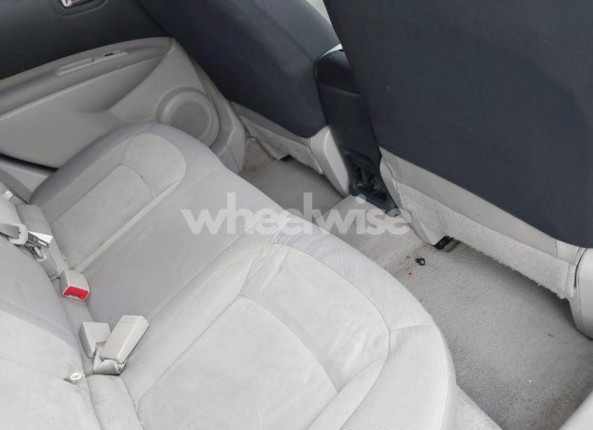 Photo 8 of 2010 Nissan Rogue S (VIN JN8AS5MV6AW142888)