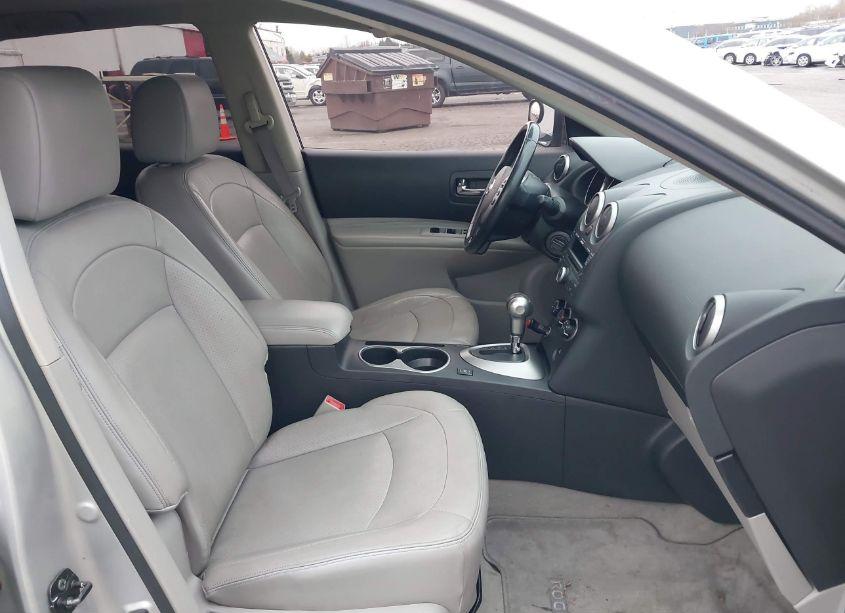 Photo 5 of 2010 Nissan Rogue SL (VIN JN8AS5MV6AW602714)