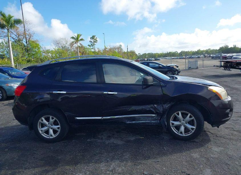 Photo 13 of 2011 Nissan Rogue SV (VIN JN8AS5MV6BW272199)