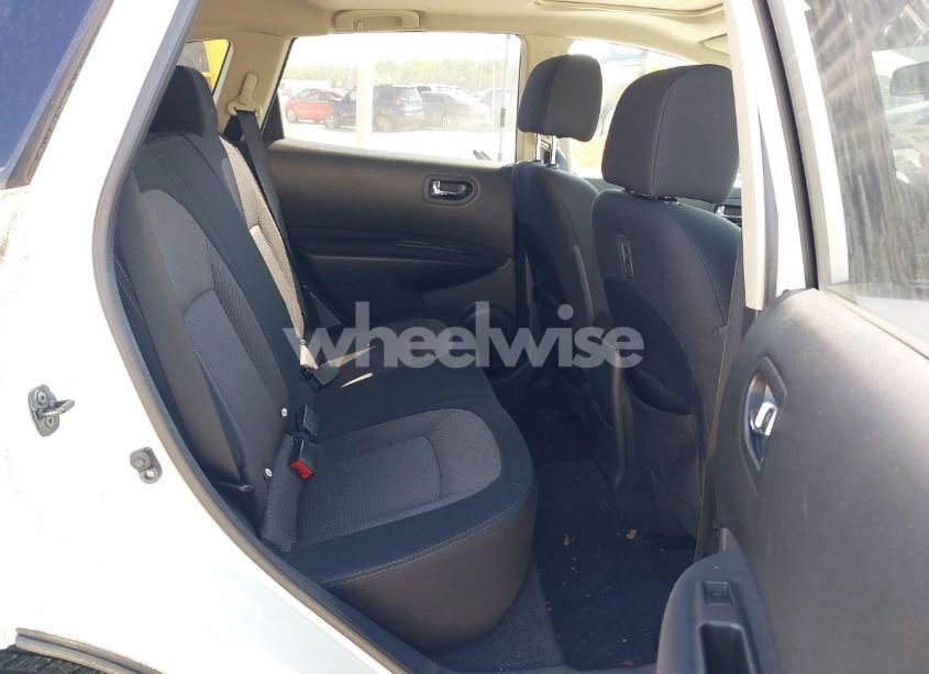 Photo 8 of 2011 Nissan Rogue SV (VIN JN8AS5MV6BW287639)