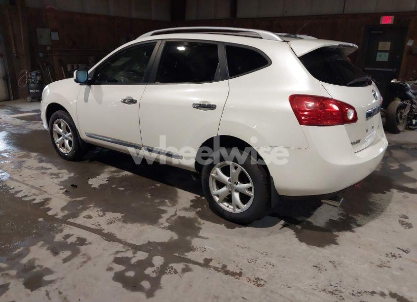 Photo 3 of 2011 Nissan Rogue SV (VIN JN8AS5MV6BW305671)