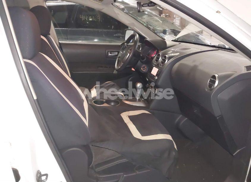 Photo 5 of 2011 Nissan Rogue SV (VIN JN8AS5MV6BW305671)