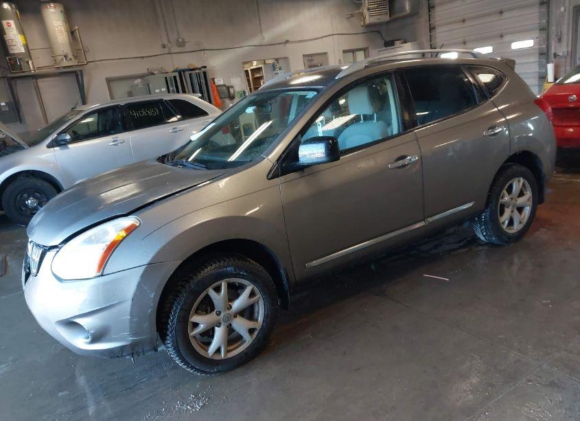 Photo 2 of 2011 Nissan Rogue SV (VIN JN8AS5MV6BW678676)