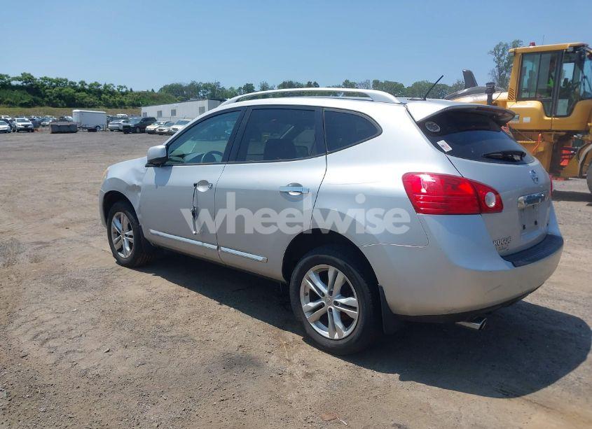 Photo 3 of 2013 Nissan Rogue SV (VIN JN8AS5MV6DW124525)