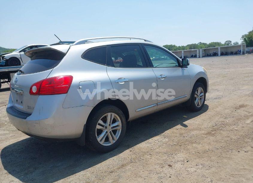 Photo 4 of 2013 Nissan Rogue SV (VIN JN8AS5MV6DW124525)