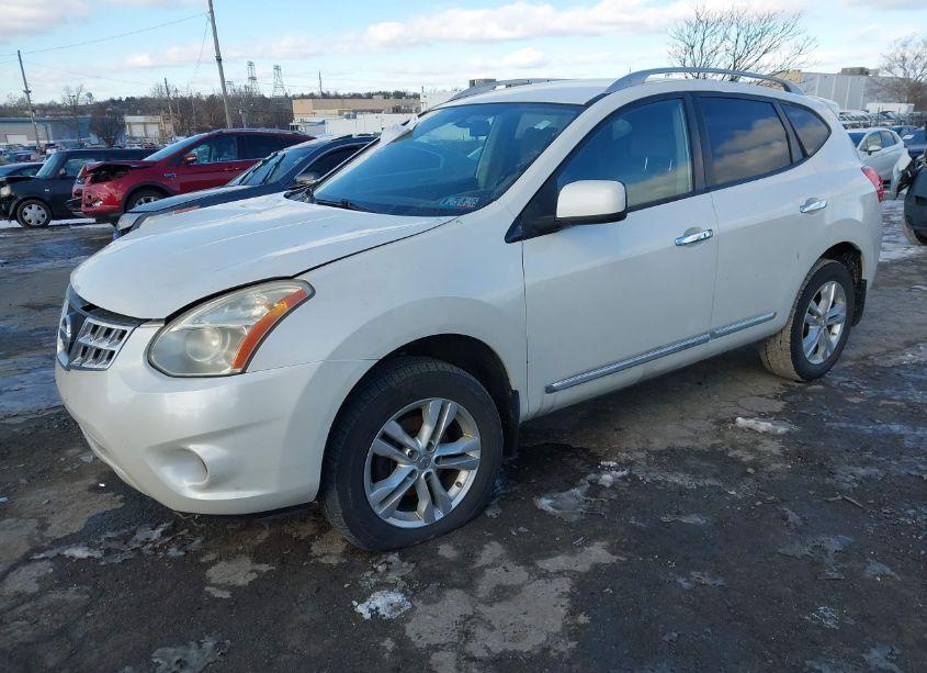 Photo 2 of 2013 Nissan Rogue SV (VIN JN8AS5MV6DW133628)