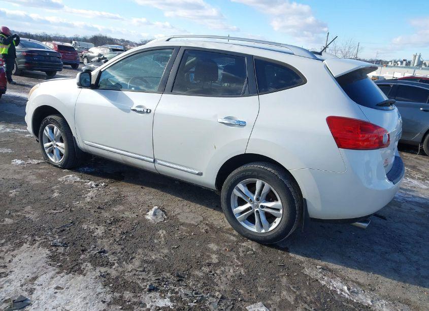 Photo 3 of 2013 Nissan Rogue SV (VIN JN8AS5MV6DW133628)