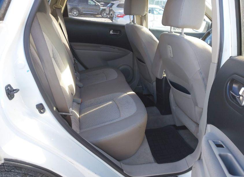 Photo 8 of 2013 Nissan Rogue SV (VIN JN8AS5MV6DW133628)