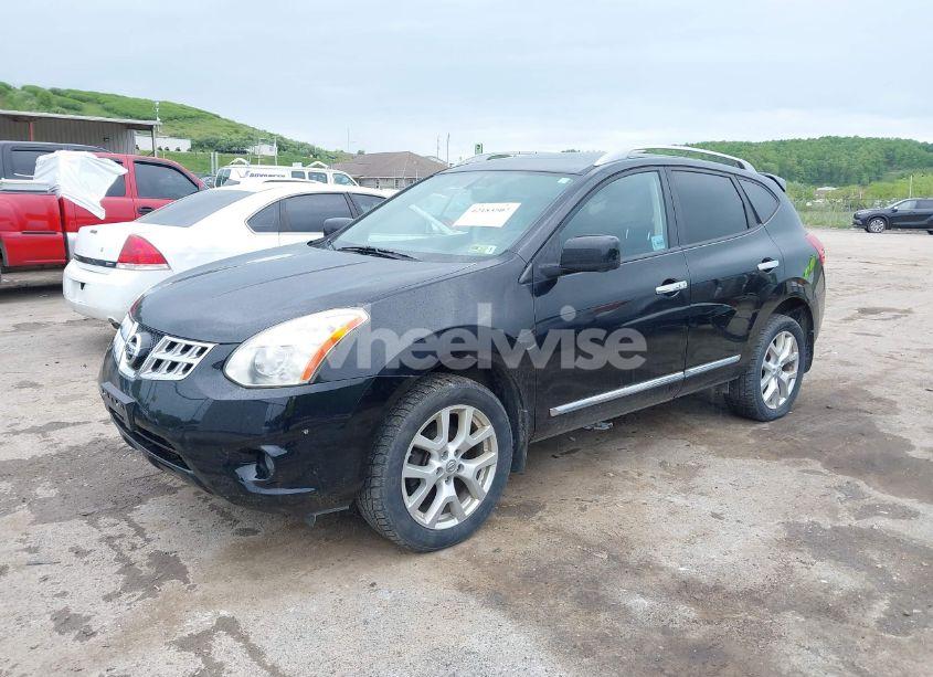 Photo 2 of 2013 Nissan Rogue SV W/SL PKG (VIN JN8AS5MV6DW145102)