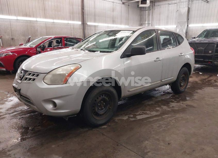 Photo 2 of 2013 Nissan Rogue S (VIN JN8AS5MV6DW614222)