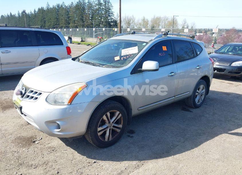 Photo 2 of 2013 Nissan Rogue SV (VIN JN8AS5MV6DW617850)
