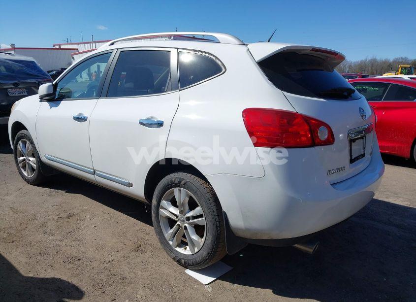 Photo 3 of 2013 Nissan Rogue SV (VIN JN8AS5MV6DW633983)