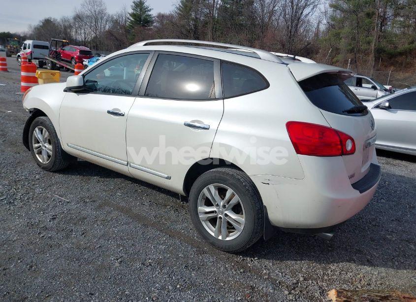 Photo 3 of 2013 Nissan Rogue SV (VIN JN8AS5MV6DW634244)