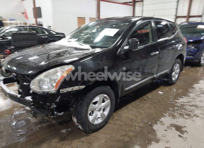 Photo 2 of 2013 Nissan Rogue S (VIN JN8AS5MV6DW635555)