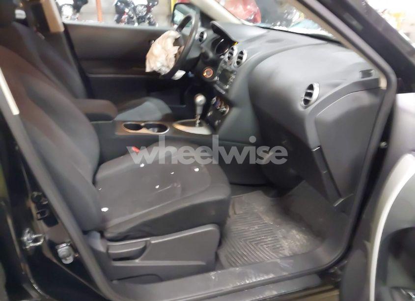 Photo 5 of 2013 Nissan Rogue S (VIN JN8AS5MV6DW635555)