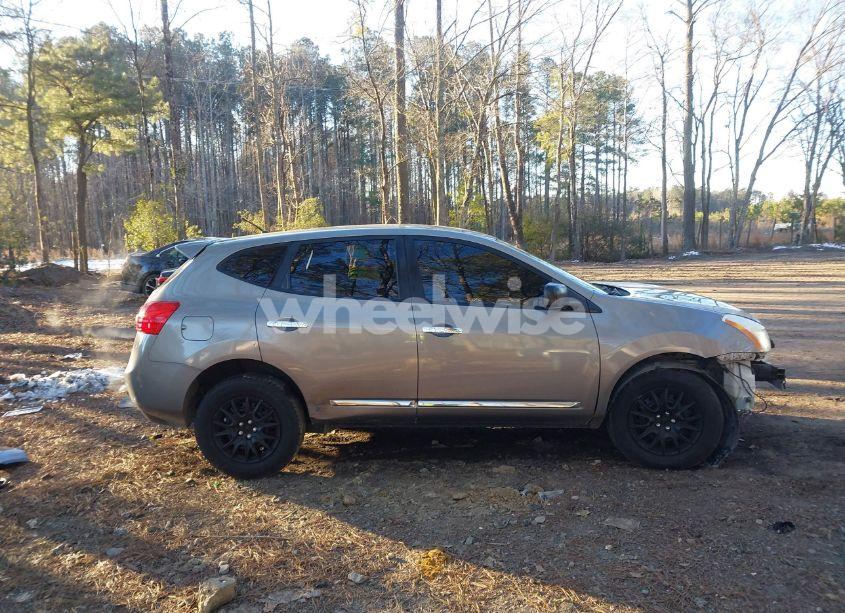 Photo 13 of 2013 Nissan Rogue S (VIN JN8AS5MV6DW647298)