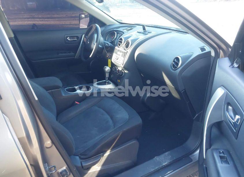 Photo 5 of 2013 Nissan Rogue S (VIN JN8AS5MV6DW647298)