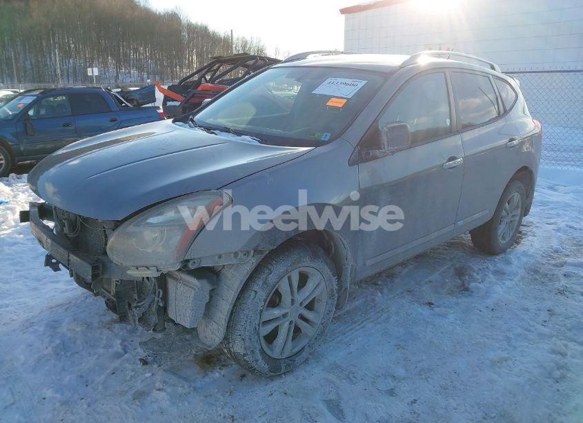 Photo 2 of 2015 Nissan Rogue SELECT (VIN JN8AS5MV6FW258812)