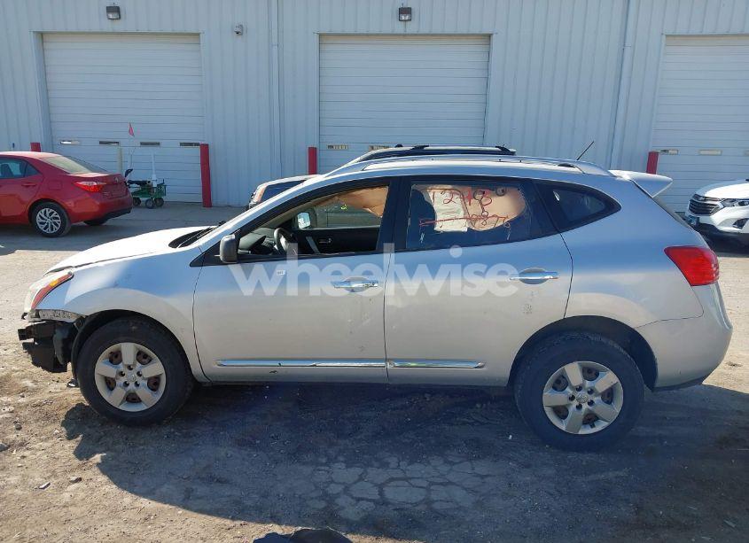 Photo 15 of 2015 Nissan Rogue SELECT S (VIN JN8AS5MV6FW759876)