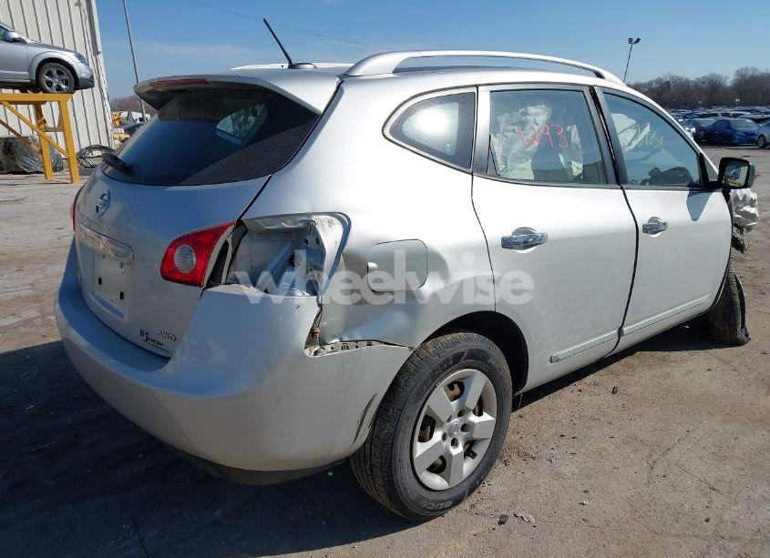 Photo 4 of 2015 Nissan Rogue SELECT S (VIN JN8AS5MV6FW759876)