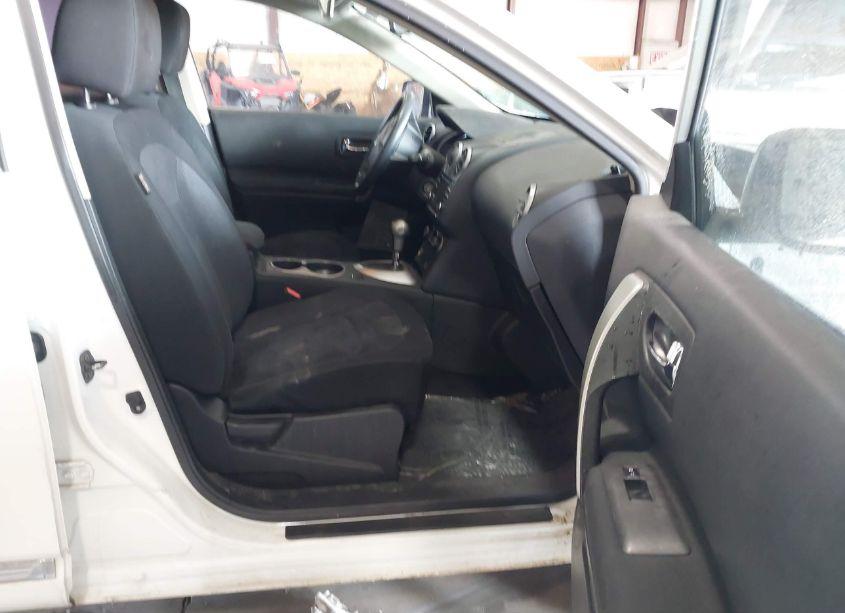 Photo 5 of 2015 Nissan Rogue SELECT S (VIN JN8AS5MV6FW761482)