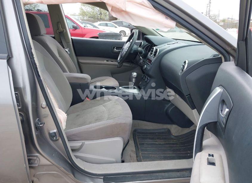 Photo 5 of 2010 Nissan Rogue S (VIN JN8AS5MV7AW101055)