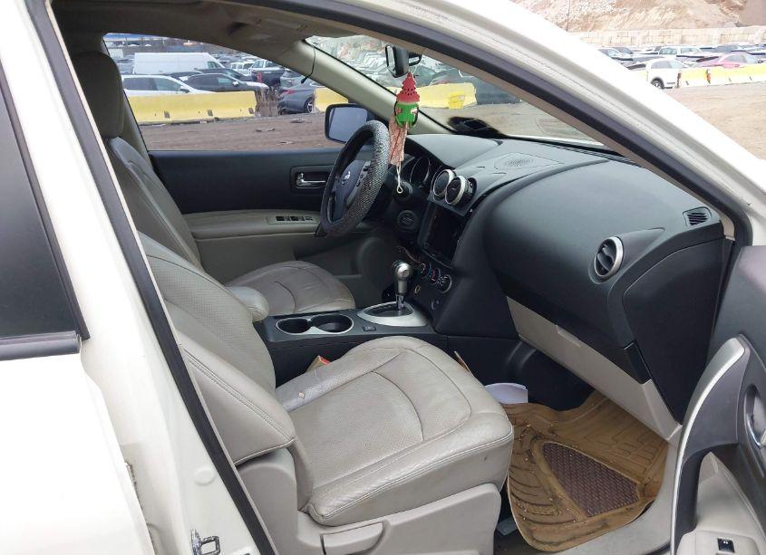 Photo 5 of 2010 Nissan Rogue SL (VIN JN8AS5MV7AW104229)