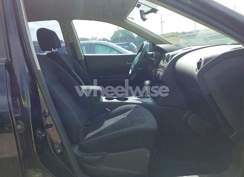 Photo 5 of 2010 Nissan Rogue S (VIN JN8AS5MV7AW105199)