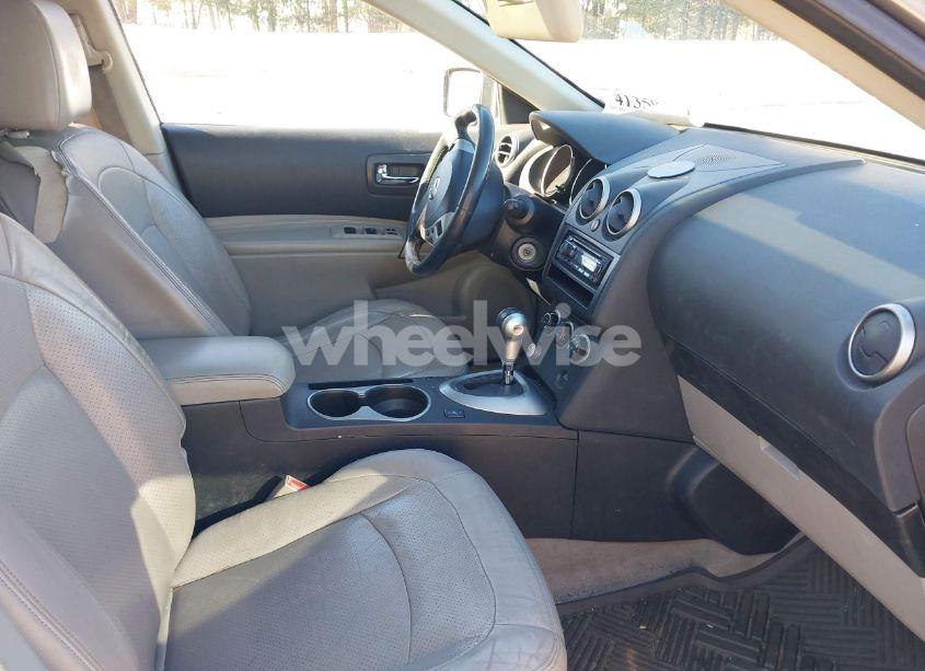 Photo 5 of 2010 Nissan Rogue SL (VIN JN8AS5MV7AW109740)