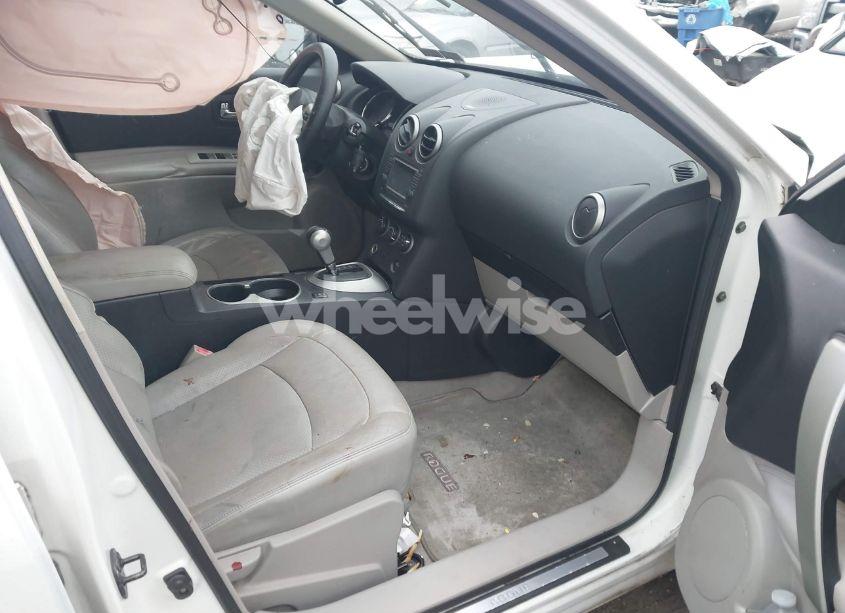 Photo 5 of 2011 Nissan Rogue SV (VIN JN8AS5MV7BW274107)