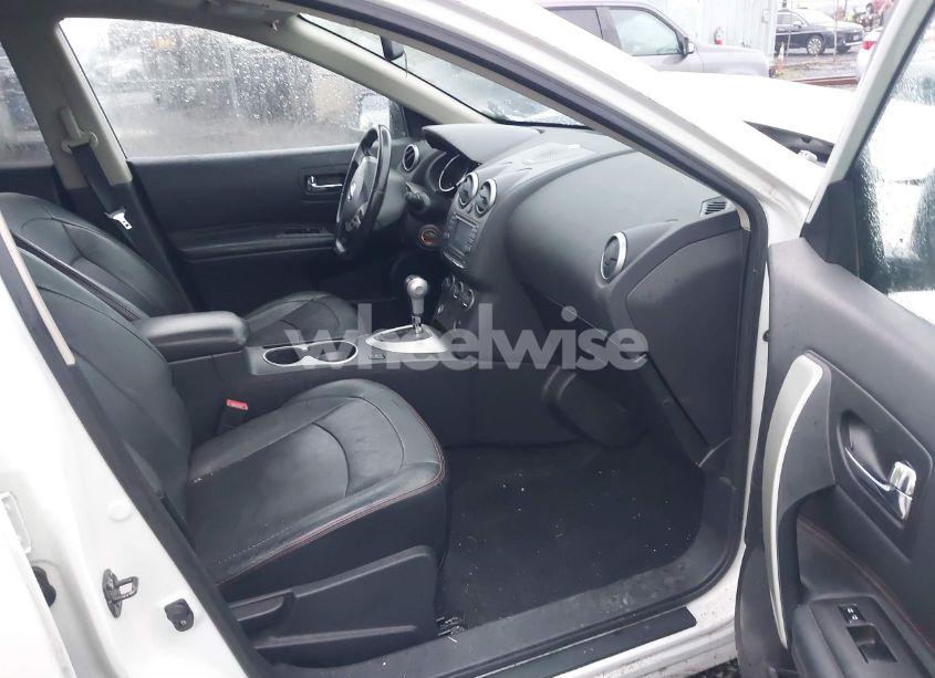 Photo 5 of 2011 Nissan Rogue SV (VIN JN8AS5MV7BW286595)