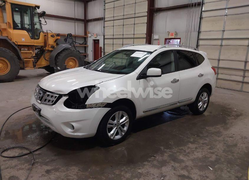 Photo 2 of 2012 Nissan Rogue SV (VIN JN8AS5MV7CW375617)