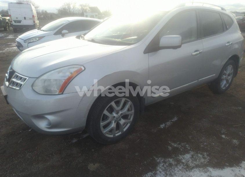 Photo 2 of 2013 Nissan Rogue SV W/SL PKG (VIN JN8AS5MV7DW108723)