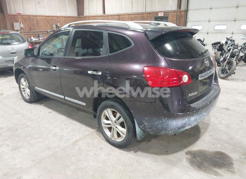 Photo 3 of 2013 Nissan Rogue SV (VIN JN8AS5MV7DW121035)