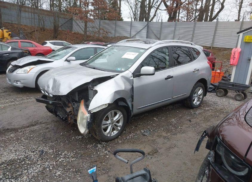 Photo 2 of 2013 Nissan Rogue SV (VIN JN8AS5MV7DW122279)